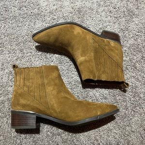 Chestnut brown Marc Fisher chelsea booties with silver accent!